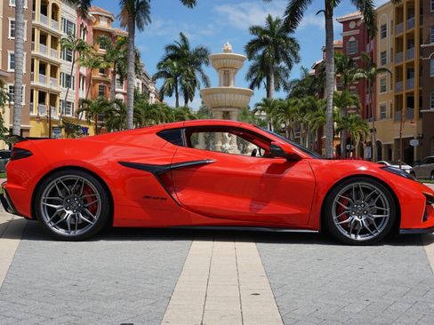 Used 2024 Chevrolet Corvette Z06 w/ Stealth Interior Trim Package RWD image 3