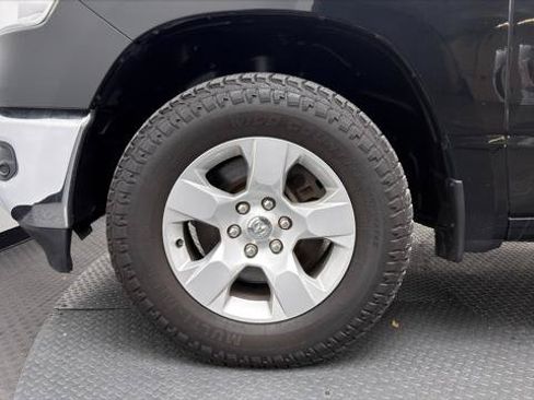 Used 2019 RAM 1500 Big Horn AWD/4WD image 38