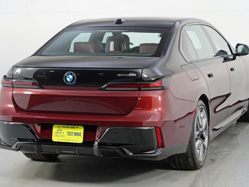 Used 2024 BMW i7 xDrive60 image 66