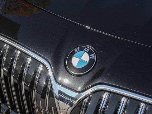 New 2026 BMW 740i w/ Premium Package image 10