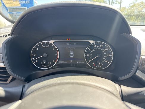 Used 2024 Nissan Altima 2.5 SV FWD image 13