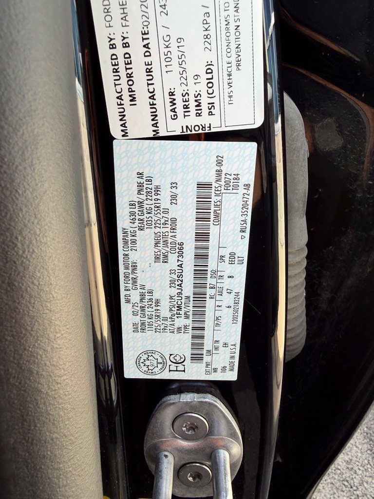Used 2025 Ford Escape Platinum AWD/4WD image 20