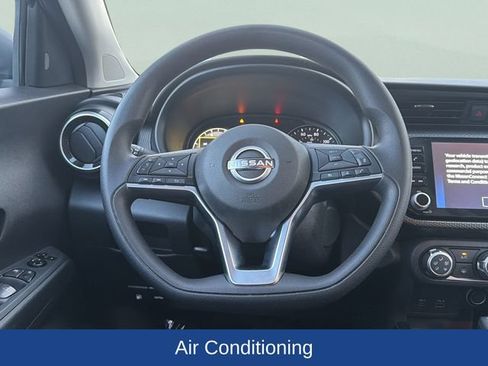 Used 2024 Nissan Kicks SV FWD image 8