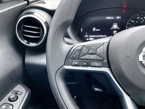 Used 2021 Nissan Kicks SV image 11