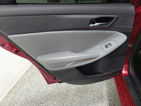 Used 2022 Toyota Avalon XLE w/ Moonroof Package FWD image 14