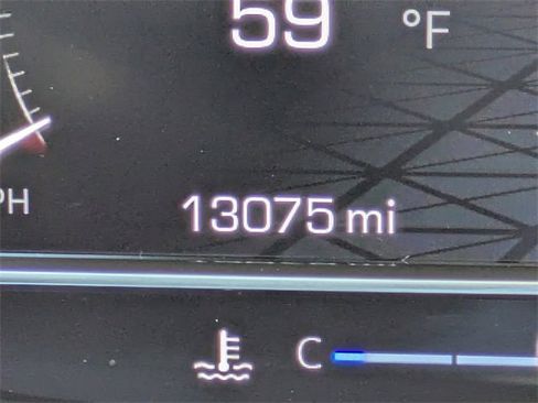 Used 2024 GMC Yukon SLT w/ SLT Luxury Package image 33