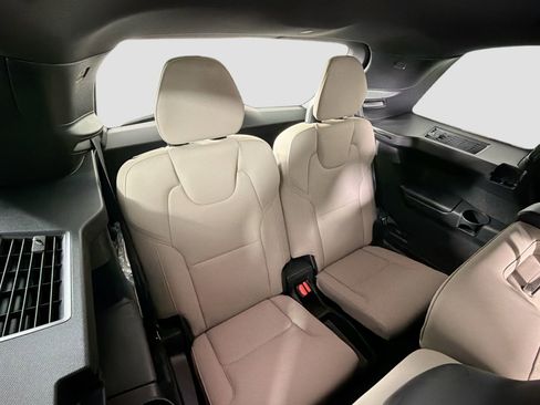 New 2026 Volvo XC90 B5 Core w/ Protection Package Premier AWD/4WD image 27