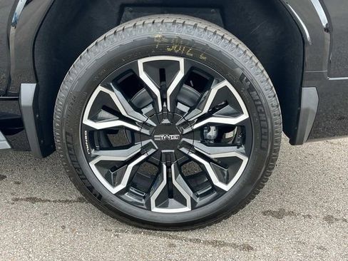 New 2025 GMC Sierra EV Denali image 12