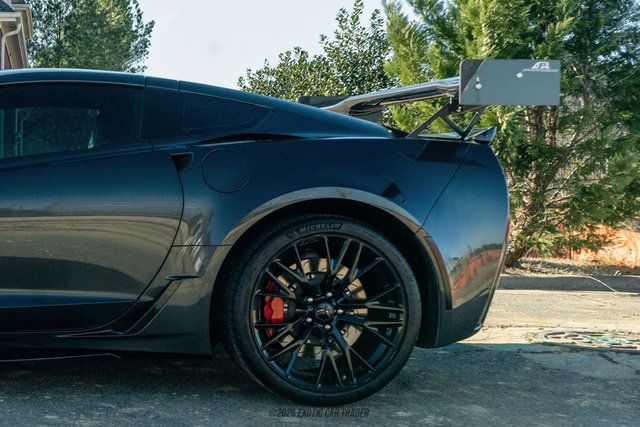 Used 2019 Chevrolet Corvette Z06 RWD image 5