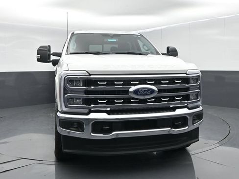 Used 2024 Ford F250 Lariat w/ Lariat Ultimate Package AWD/4WD image 3