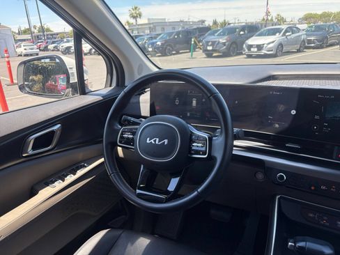 Used 2026 Kia Carnival FWD image 37