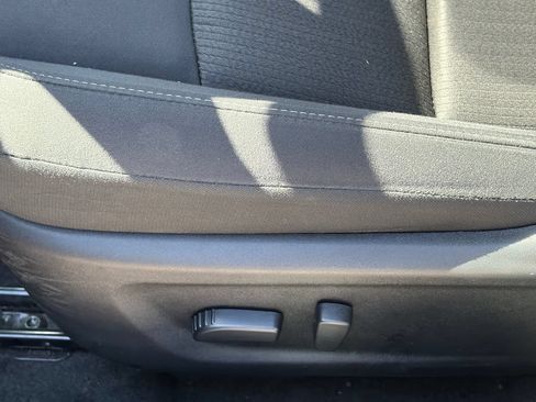 Used 2025 Nissan Altima 2.5 SV FWD image 5
