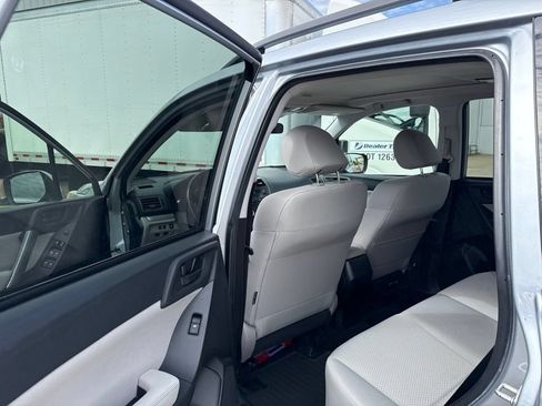 Used 2015 Subaru Forester 2.5i Premium w/ All-Weather Package AWD/4WD image 20