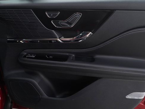 Used 2022 Lincoln Corsair Reserve w/ Elements Package image 11