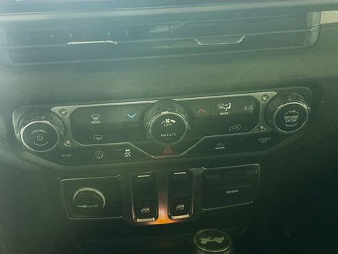 Used 2024 Jeep Wrangler Sport S image 15