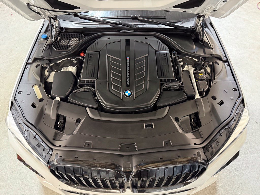 Used 2020 BMW M760i xDrive w/ Luxury Rear Seating Package AWD/4WD image 38