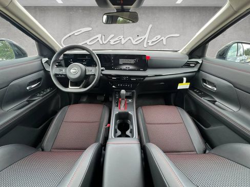 New 2026 Nissan Kicks SR FWD image 21