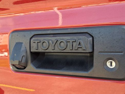 Used 2016 Toyota Tundra Limited w/ Limited Premium Package AWD/4WD image 29