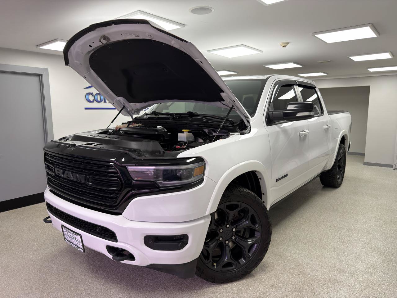 Used 2022 RAM 1500 Limited w/ Night Edition AWD/4WD image 31