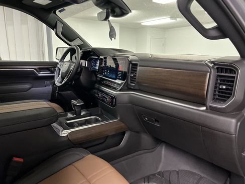 Certified 2025 Chevrolet Silverado 1500 High Country image 66