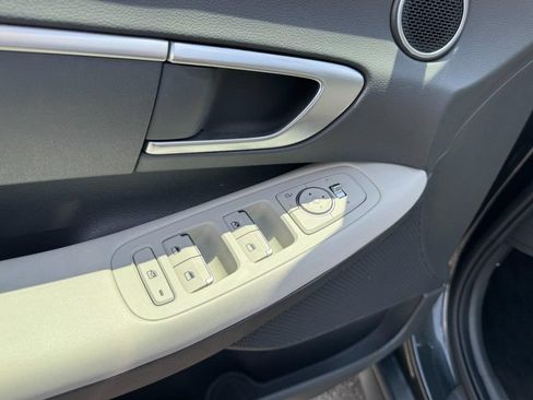 Used 2025 Hyundai Sonata SE FWD image 15