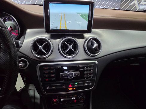 Used 2015 Mercedes-Benz GLA 250 4MATIC image 22