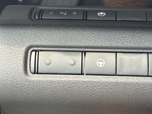 Used 2024 Nissan Pathfinder SV FWD image 20