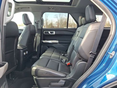 Used 2022 Ford Explorer XLT w/ Equipment Group 202A image 26