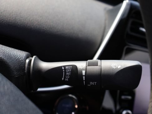 Used 2021 Toyota Prius L Eco FWD image 45