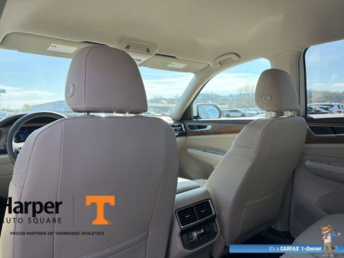 Used 2025 Volkswagen Atlas SE image 11