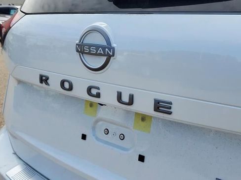New 2026 Nissan Rogue Platinum w/ Platinum Premium Package image 16