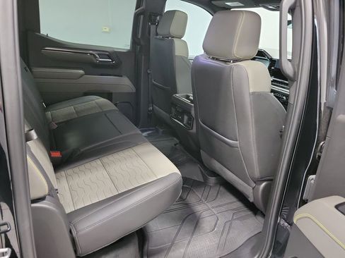 Used 2024 Chevrolet Silverado 1500 ZR2 w/ Technology Package image 17