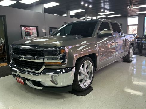 Used 2017 Chevrolet Silverado 1500 LT w/ Texas Edition RWD image 2