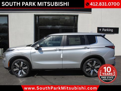 New 2025 Mitsubishi Outlander SE image 1