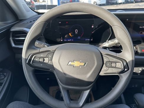 Used 2024 Chevrolet TrailBlazer LS image 25