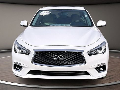 Used 2018 INFINITI Q50 Luxe w/ Essential Package (3.0T Luxe) image 3