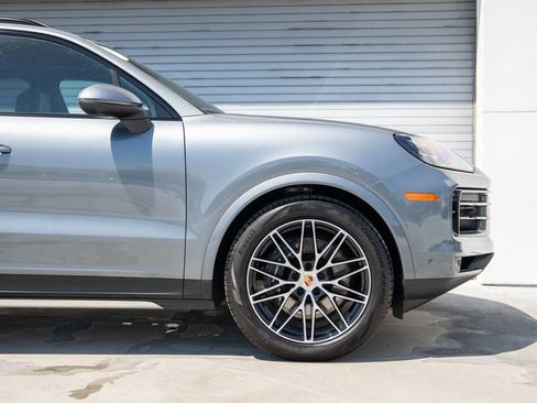 Certified 2026 Porsche Cayenne AWD/4WD image 22