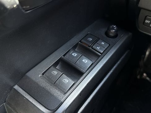 Used 2019 Toyota Tacoma TRD Off-Road w/ TRD Premium Off Road Package AWD/4WD image 22