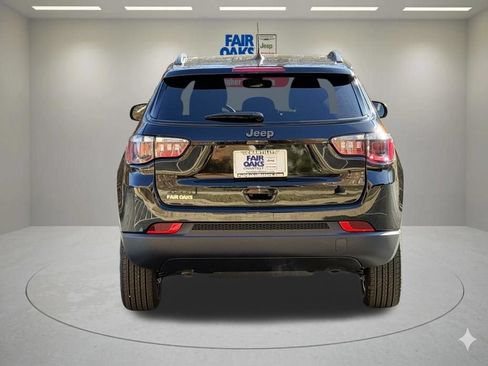 New 2026 Jeep Compass Latitude w/ Sun and Sound Group AWD/4WD image 8