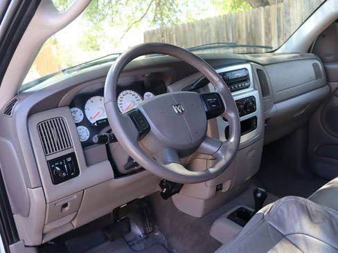 Used 2005 Dodge Ram 2500 Truck SLT image 15