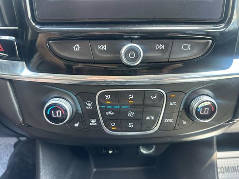 Used 2018 Chevrolet Traverse LT AWD/4WD image 15