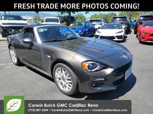 Used 2017 FIAT 124 Spider Lusso RWD image 3
