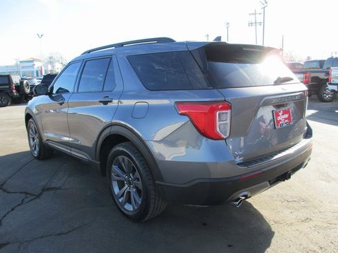 Used 2021 Ford Explorer XLT w/ Equipment Group 202A image 7