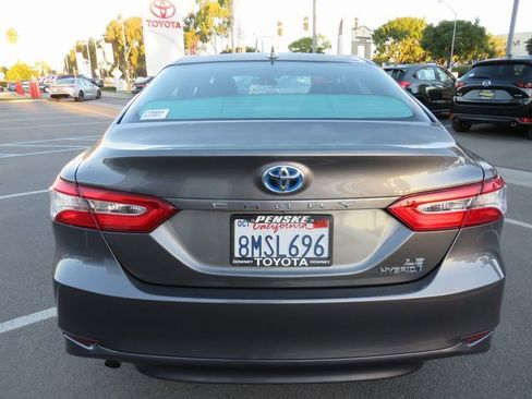 Used 2020 Toyota Camry LE image 9