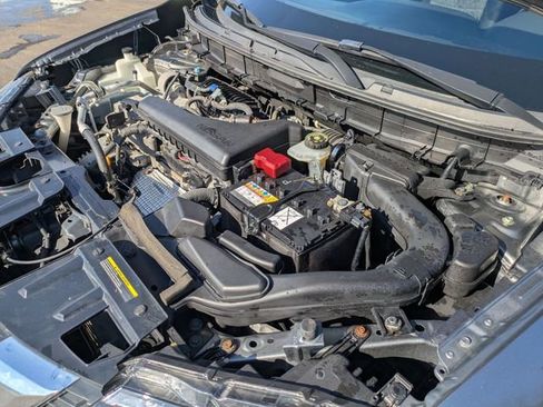 Used 2020 Nissan Rogue SV image 36