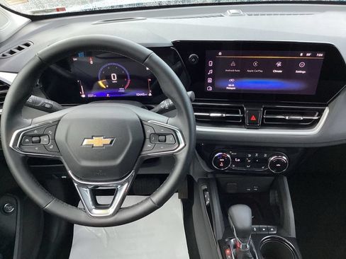 Used 2026 Chevrolet TrailBlazer LT w/ Convenience Package FWD image 17