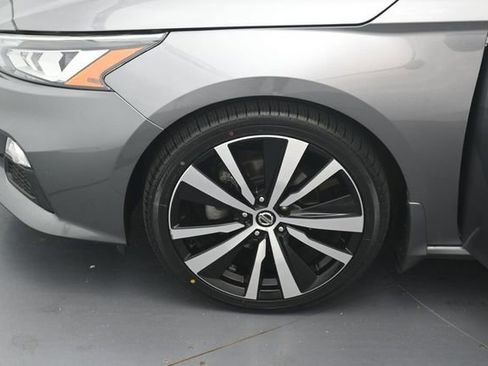 Used 2020 Nissan Altima 2.5 SR FWD image 9