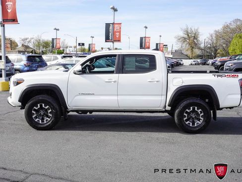 Used 2021 Toyota Tacoma TRD Off-Road w/ Technology Package image 14