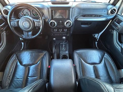 Used 2016 Jeep Wrangler Unlimited Sahara w/ Connectivity Group image 9