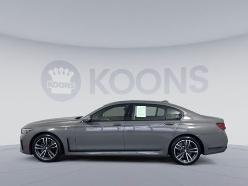 Used 2022 BMW 750i xDrive w/ Executive Package AWD/4WD image 2